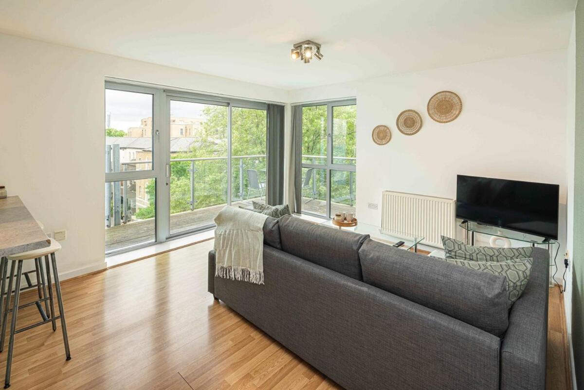Apartment Stylish 2-bed With Stunning View