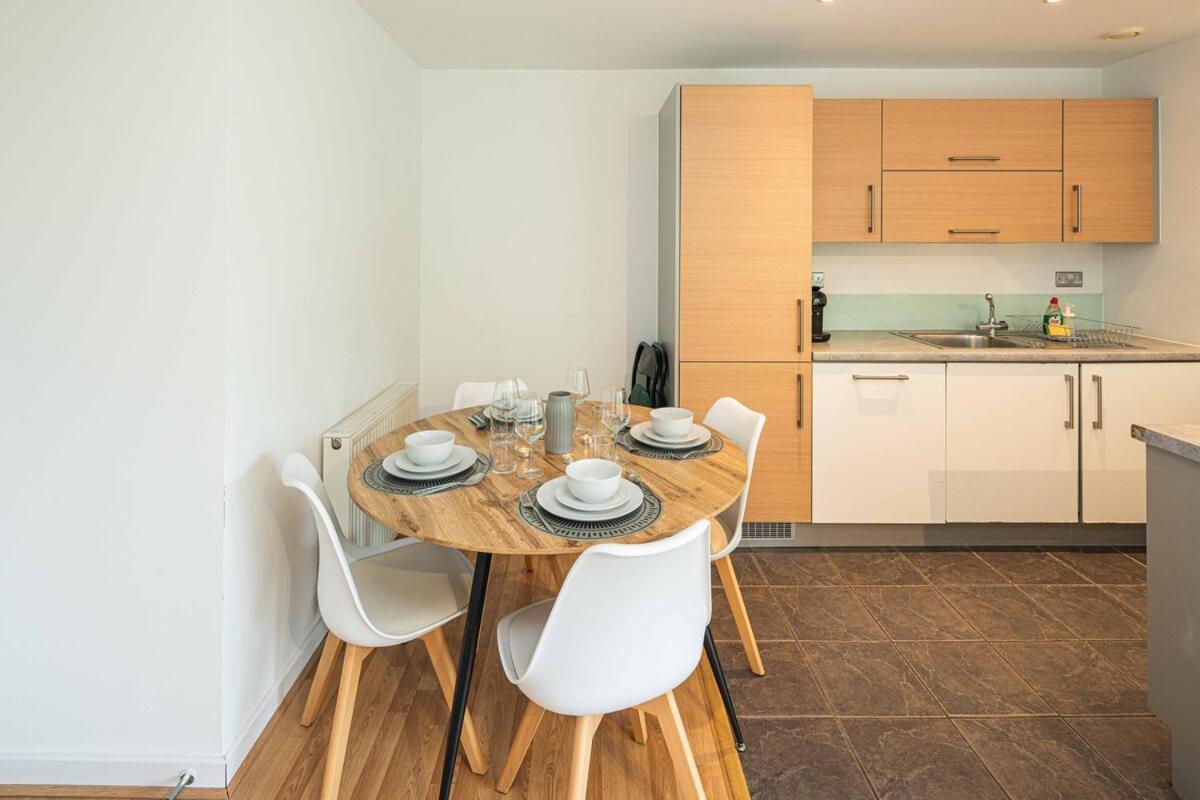 Stylish 2-bed With Stunning View *